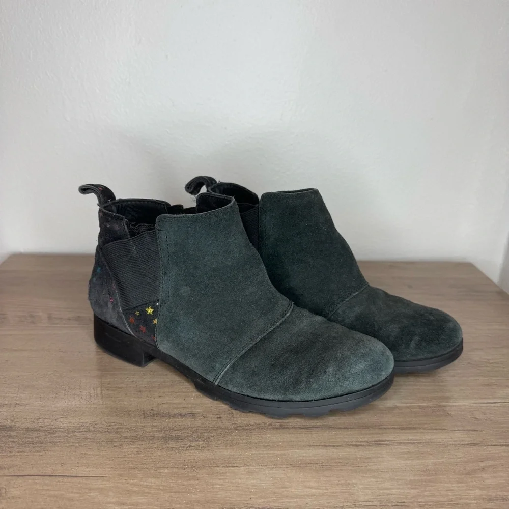 Sorel Youth Emelie Chelsea Booties Girl's Black Suede Rainbow Stars